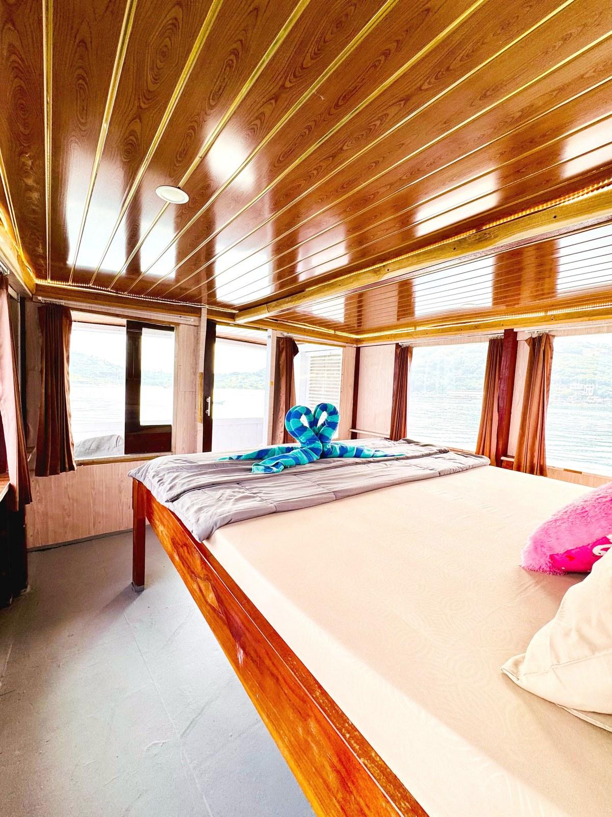 Cabin 1 · Master with balcony – Princess Lala Phinisi