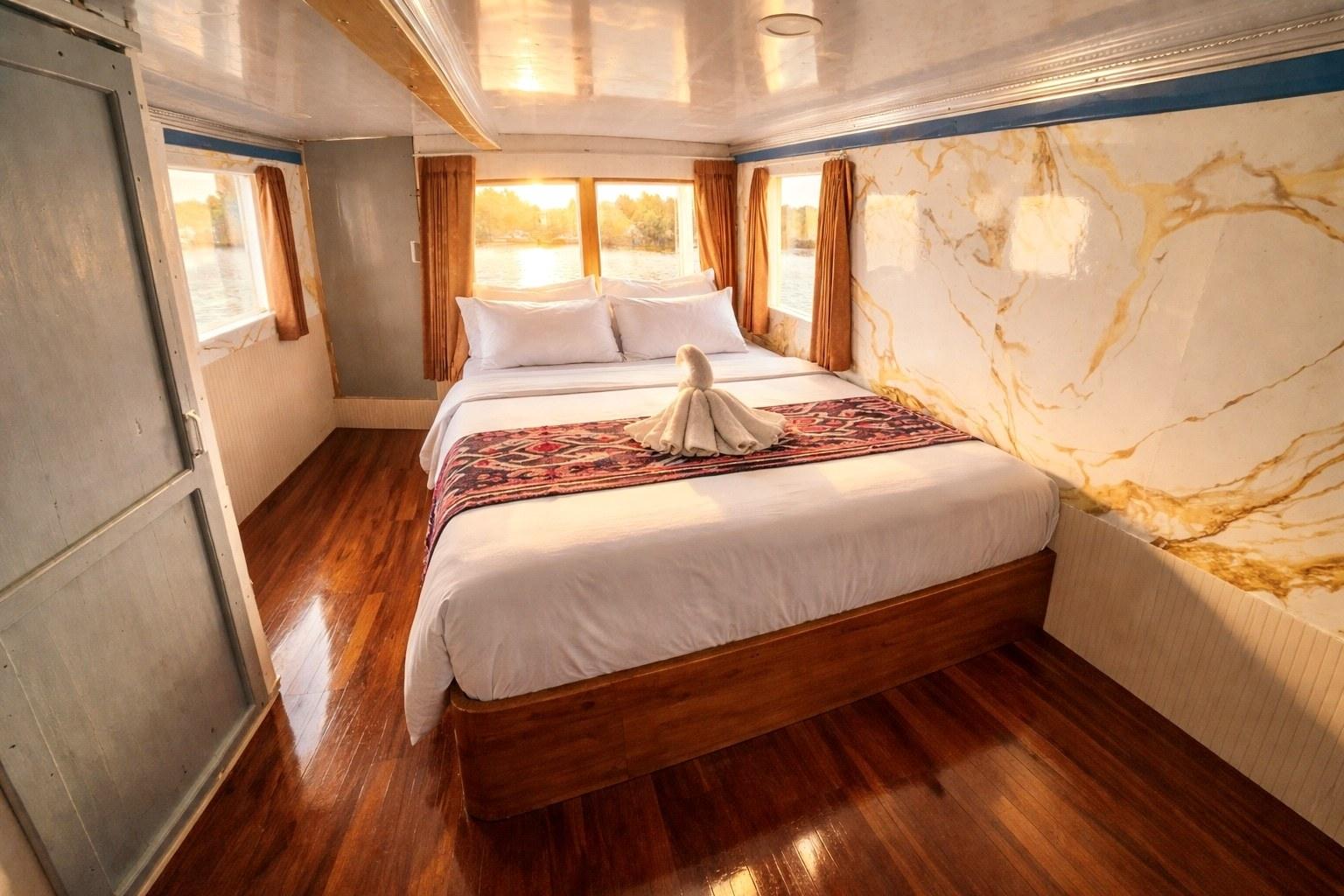 Cabin 6 · Master with balcony – Princess Lala Phinisi