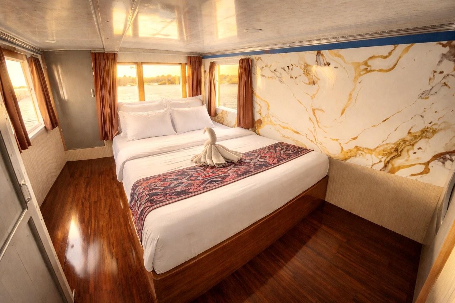 Cabin 6 · Master with balcony – Princess Lala Phinisi