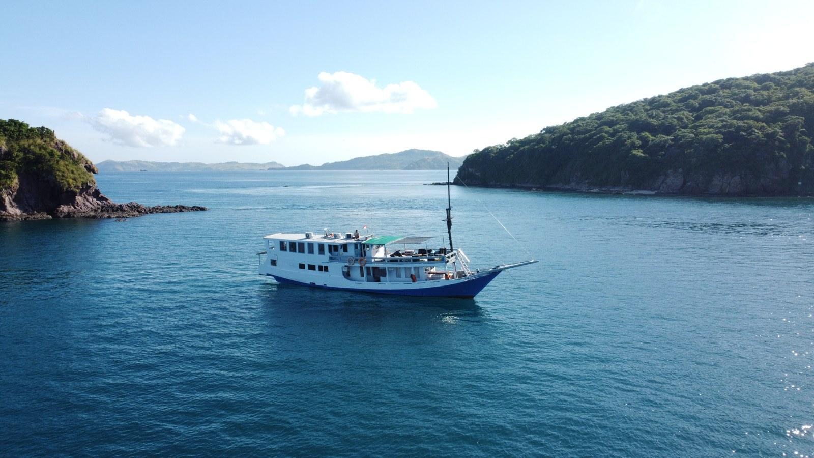 Princess Lala Phinisi – Komodo open trip departure dates on Princess Lala, every Monday and Friday